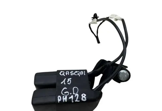 Nissan Qashqai Middle seatbelt buckle (rear) 
