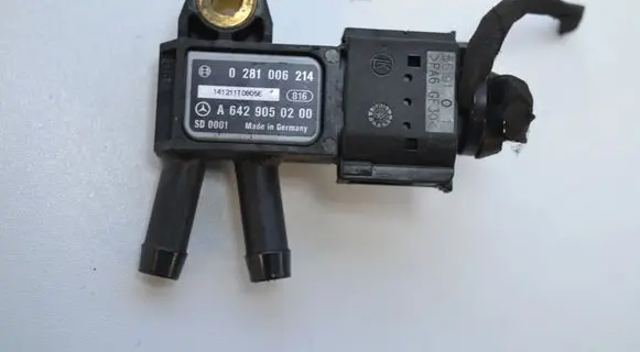 Toyota RAV 4 (XA30) Exhaust gas pressure sensor 0281006214 A6429050200
