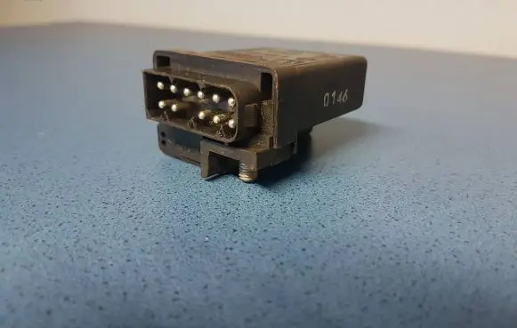 Glow plug pre-heat relay
