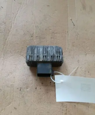 Opel Insignia A Glow plug pre-heat relay 55354141