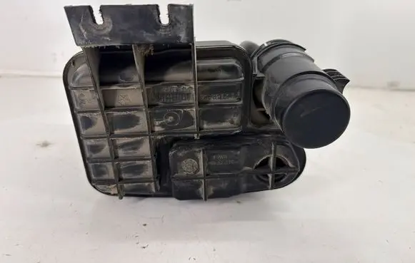 Chrysler Pacifica Active carbon filter fuel vapour canister 52030368AF 52030368AD 52030368AE