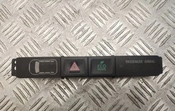 Hazard light switch