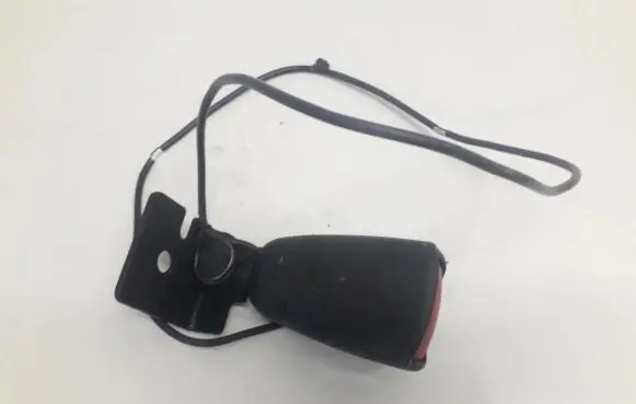 Volvo C30 Middle seatbelt buckle (rear) 8686940 317434