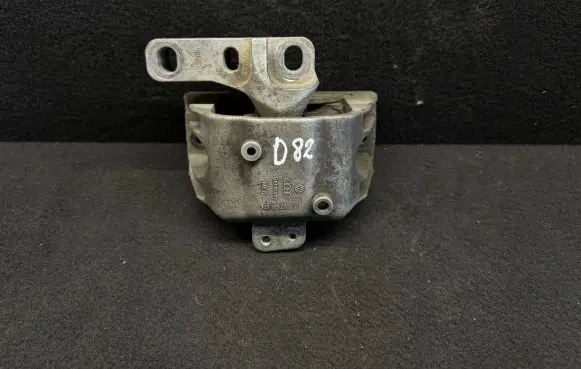 Volkswagen Golf IV Engine mount bracket 1J0199262