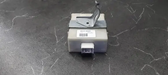 Toyota Avensis T250 Door central lock control unit/module 89741-05070