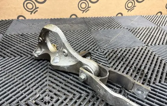 Volvo XC90 Driveshaft support bearing bracket 31401993