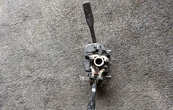 Wiper turn signal indicator stalk/switch