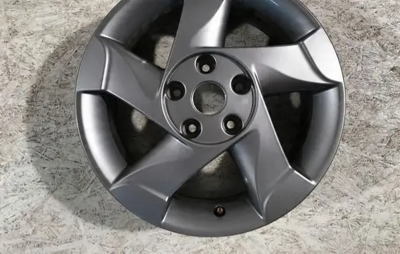 R16 alloy rim