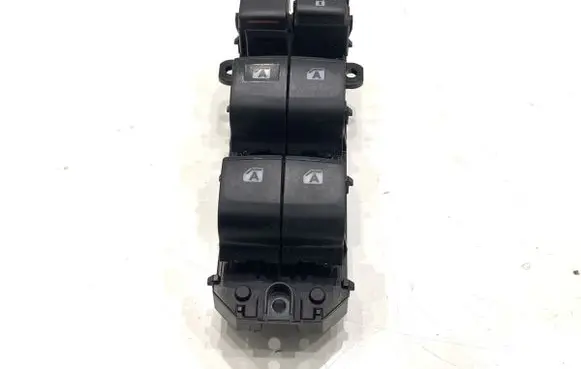 Toyota Camry VIII XV70 Electric window control switch 8404033170
