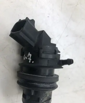 Mazda CX-7 Windscreen/windshield washer pump 8603109120