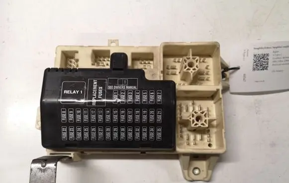 Jaguar S-Type Fuse module 4R8T14A067AB 0518041