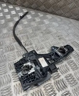 Audi Q7 4L Front door exterior handle/bracket 4L1837885H