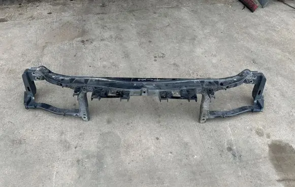 Chrysler 300C Top upper radiator support slam panel 