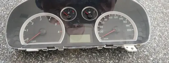 Hyundai Santa Fe Speedometer (instrument cluster) 9400526340