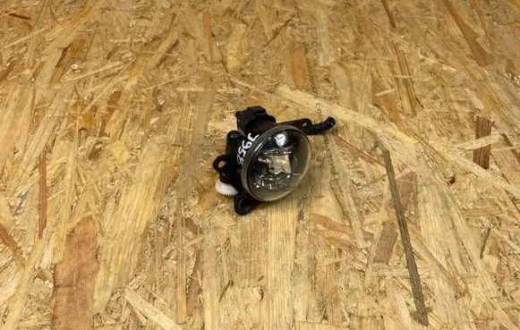 Volvo XC40 Front fog light 32228883