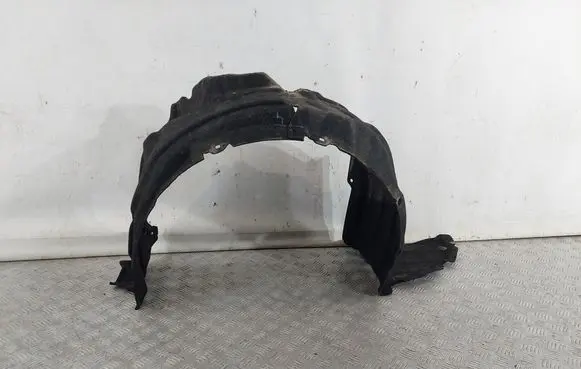 Front wheel arch liner splash guards