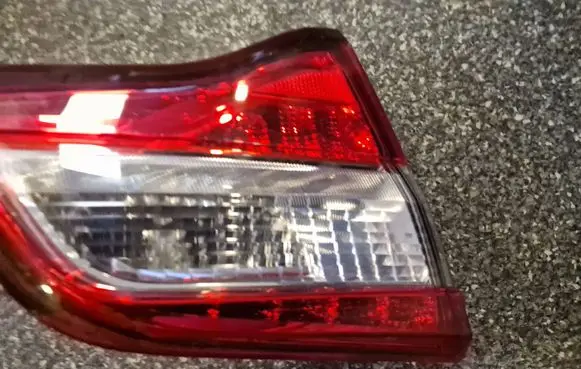 Tailgate rear/tail lights