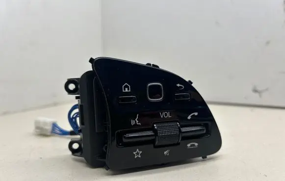 Mercedes-Benz B W247 Steering wheel buttons/switches A0999052104 19241C4605
