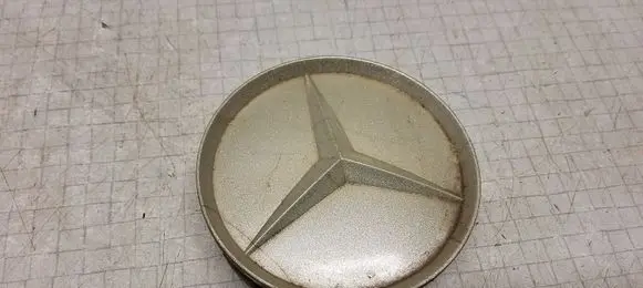 Mercedes-Benz C AMG W203 Non-original wheel cap 