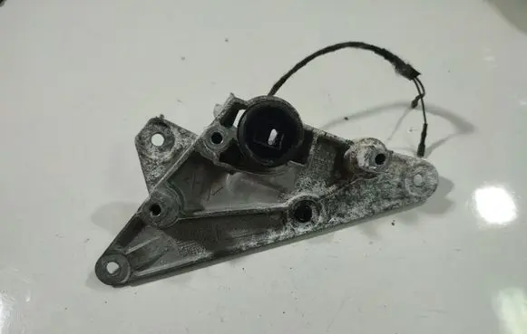 BMW 3 E90 E91 Engine mounting bracket F0143102