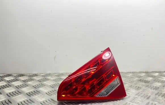 Audi A5 8T 8F Tailgate rear/tail lights 8T0945094A