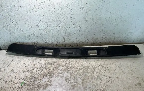 Suzuki Swift II Trunk door license plate light bar 8394168L3 8394168L4