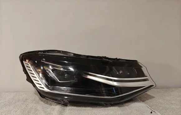 Volkswagen Caddy Headlight/headlamp 2K8941774M