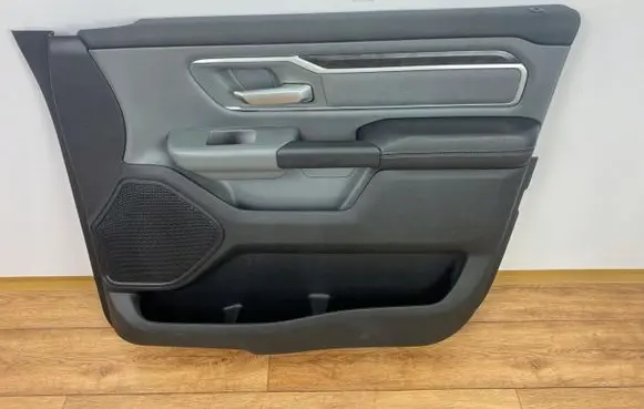 Dodge RAM 1500 DS Front door card panel trim