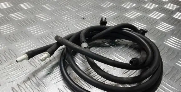 Volvo XC40 Windshield washer fluid hose 