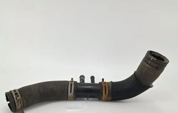 Engine coolant pipe/hose