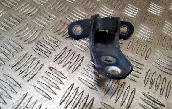 Toyota RAV 4 (XA20) Front door lower hinge 