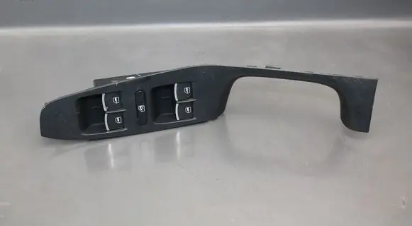 Volkswagen Jetta VI Electric window control switch 5K4959857