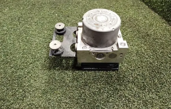 Renault Trafic III (X82) ABS Pump 476601418R 93459794