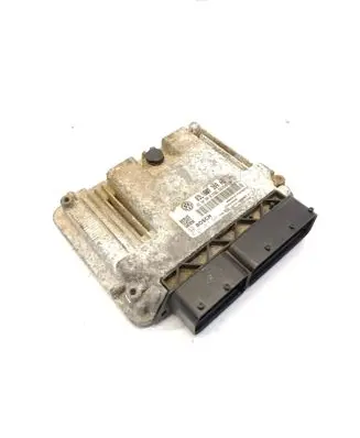Volkswagen PASSAT B7 Engine control unit/module 03L907309AE 0281017946