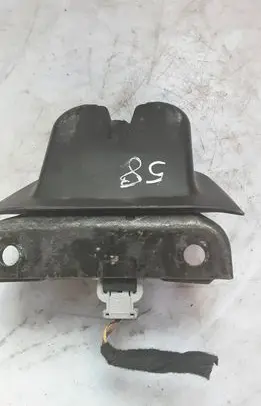 Audi A4 S4 B6 8E 8H Tailgate/trunk/boot lock/catch/latch 8E9827520