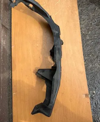 BMW 3 E90 E91 Headlight/headlamp mounting bracket 7116707