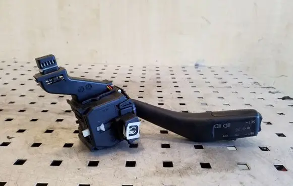 Volkswagen Touran I Indicator stalk 1K0953513A