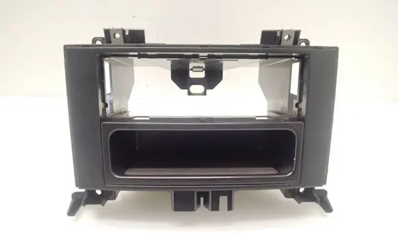 Mercedes-Benz Sprinter W906 Radio/GPS head unit trim A9066890531 A9066890047 DN14150