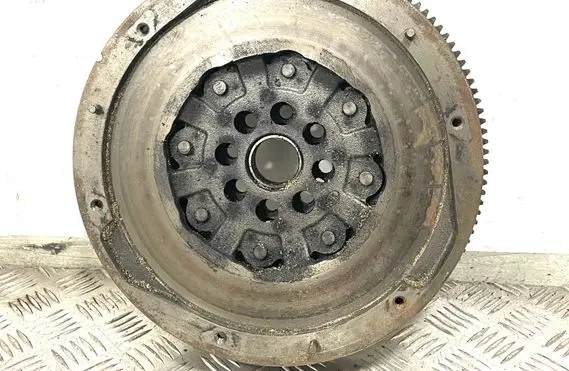 Renault Koleos I Dual mass flywheel 8200907206 20122010
