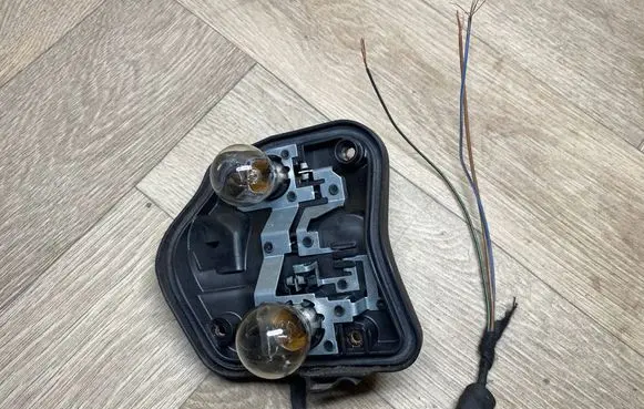 Audi A4 S4 B8 8K Tail light bulb cover holder 166964