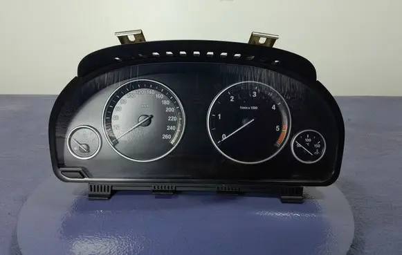 BMW 5 F10 F11 Speedometer (instrument cluster) 9249345