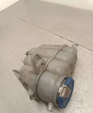 Coolant expansion tank/reservoir