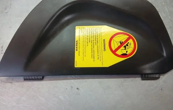 Volvo V70 Engine splash shield/under tray 9454299