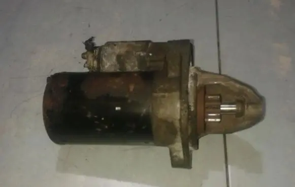Ford Focus Starter motor 1005831221