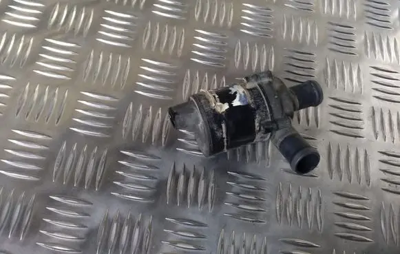 BMW 5 E39 Electric auxiliary coolant/water pump