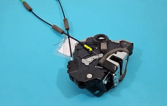Lexus IS III XE30 Front door lock W45G2213 IMPRK1501480