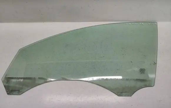 Volvo V50 Front door window glass four-door