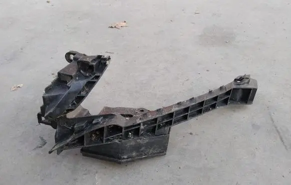 Honda CR-V Headlight/headlamp mounting bracket 71190-T1GA-G001