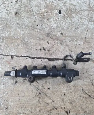Ford Focus Fuel main line pipe 9654592680 0419798472