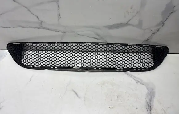Mercedes-Benz C W204 Front bumper lower grill A2048850153
